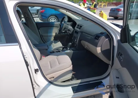 2010 Ford Fusion Se z USA, uszkodzony, nr VIN 3FAHP0HA5AR120704